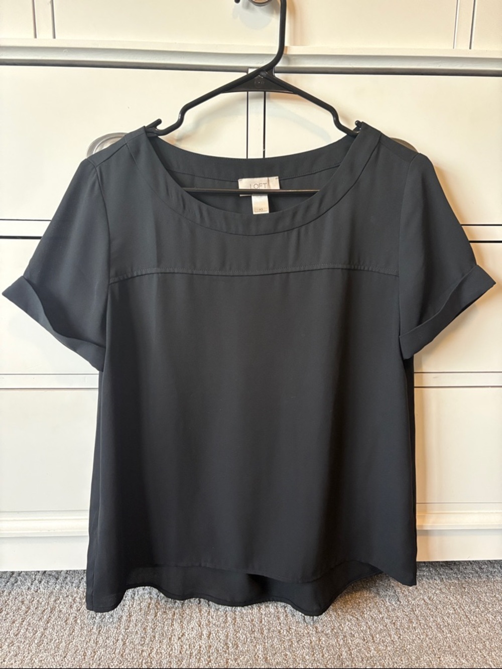 LOFT Black Short Sleeve Scoop-Neck Blouse